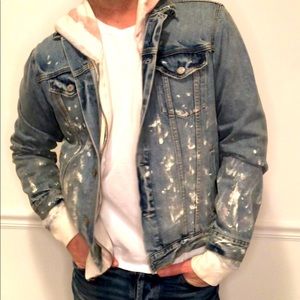 GAP Mens paint splatter denim jacket